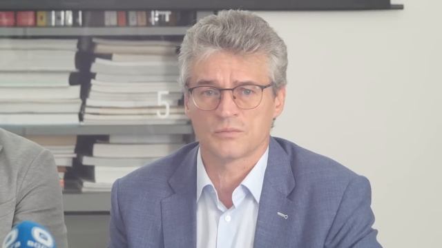 Не просят хлеба и зрелищ (16+) смотреть онлайн