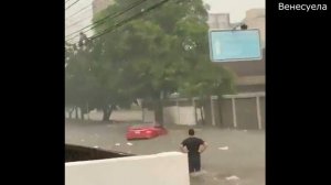 В Америке Венесуэлу смывают внезапные, бурные потоки воды 1 ноября 2022