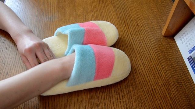 Мягкие комнатные тапочки