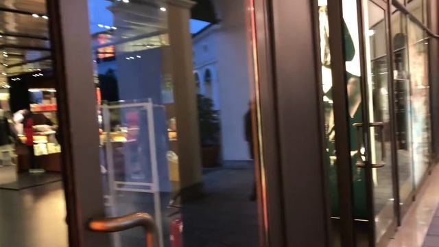 NOVENTA DI PIAVE DESIGNER OUTLET - 威尼斯 義大利, Superrobertliu смотреть онлайн