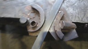 НУЖНОЕ ПРИСПОСОБЛЕНИЕ ЧТОБЫ ГНУТЬ ПОЛОСУ ПО РЕБРУ