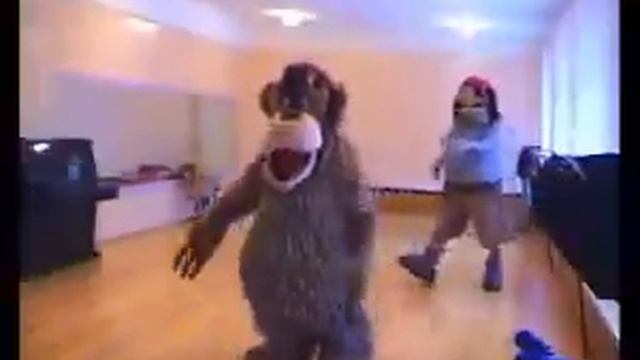 Аниматоры брейк данс в наших куклах. Animators breakdance in our dolls. смотреть онлайн