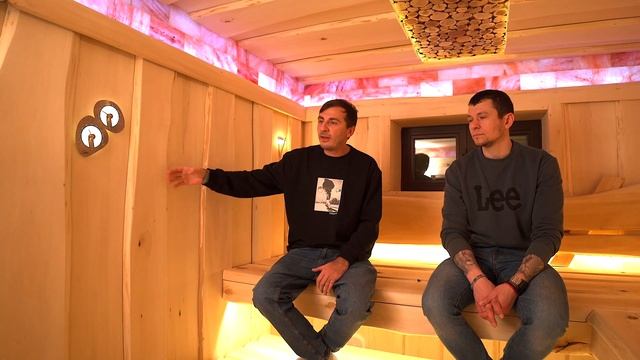 Уникальная печь Атмосфера! Отделка парной необрезной доской | Парная из массива липы