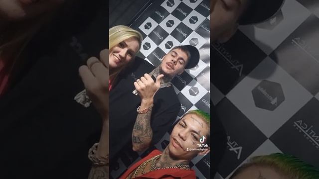 mc kako fechado com a tattoo playboy