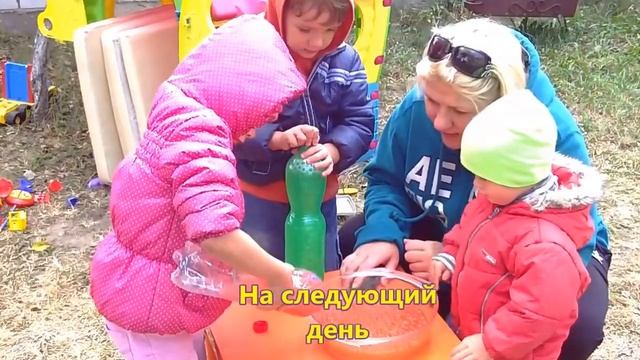 Сюрприз динозаврик из яйца и прикольные орбизы. Выращиваем динозавра из цветного яйца. Для детей смотреть онлайн