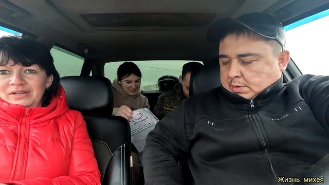 НАВЕСТИЛИ СОЛДАТА ПЕРЕД ОТПРАВКОЙ В ДРУГУЮ ЧАСТЬ / СИДИМ РАЗГОВАРИВАЕМ / МАЛЕНЬКИЙ МУКБАНГ смотреть онлайн