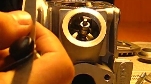 Регулировка зазоров клапанов. Мопед Альфа. Просто и понятно. смотреть онлайн