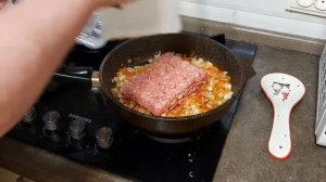 Тушёная капуста на сковороде с фаршем