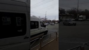 Поворот налево с трамвайных путей попутного направления