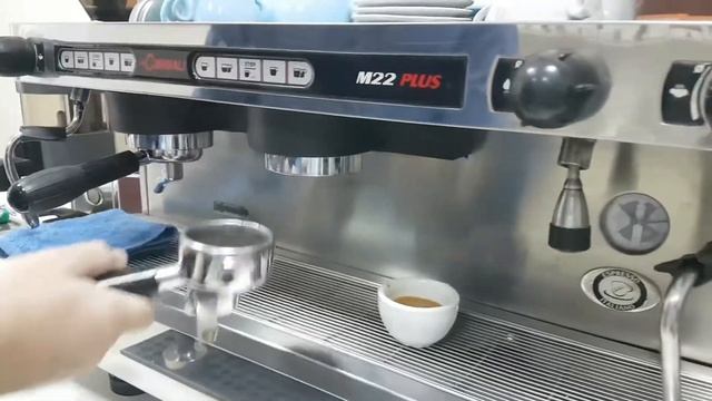 Настройка пролива кофе на кофе машинe @cimbali_official Чимбали М22 Плюс.