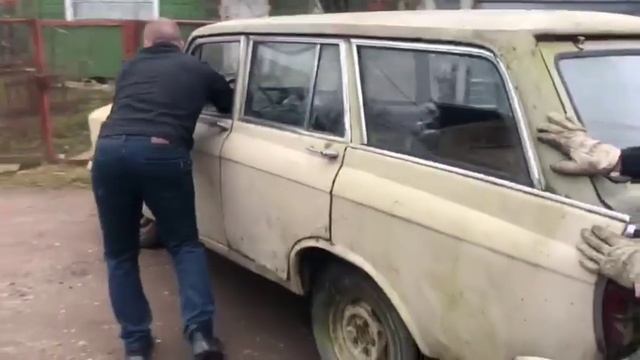 Москвич 426 , 1972" в редком кузове универасал (она почти заводится ?✌️) смотреть онлайн