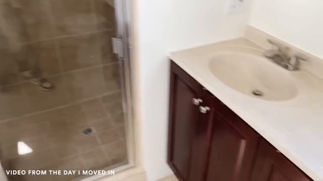 FULL APARTMENT TOUR (Renovated 1920’s Rental!) ✨ Easy DIY Ideas + Organization Tips! смотреть онлайн