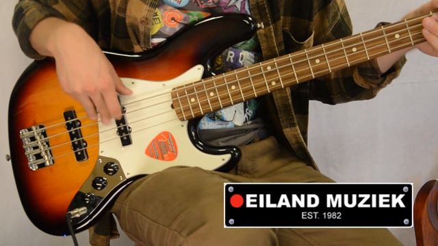 Fender American Special Jazz Bass 3 Tone Sunburst смотреть онлайн