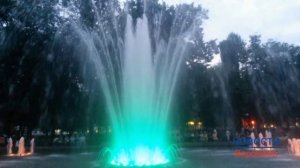 Цветомузыкальный фонтан в Кольцовском сквере