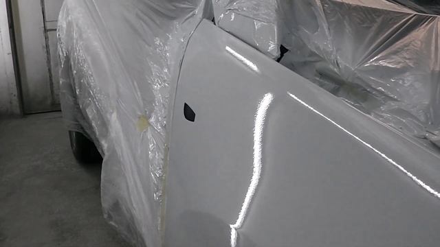 Покраска авто в гараже, ремонт КИА в белом цвете