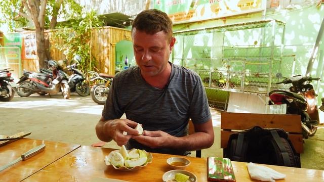 Обзор ресторана Quán Nứa Фазан из клетки на тарелку! смотреть онлайн