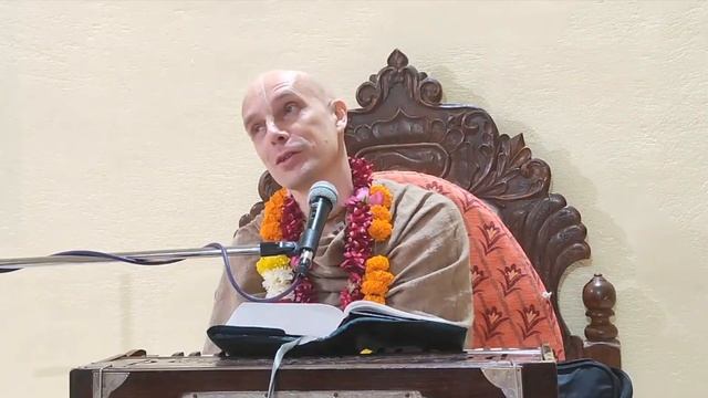 2023-02-12 — ШБ 10.47.1-3 в Маяпуре (Мадана-мохан дас) смотреть онлайн