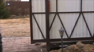 Установка откатных ворот на винтовых сваях