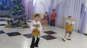 Танец "Ведра"
