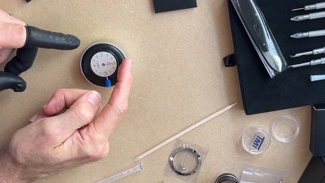 DIY Watch Club - Build your own GMT watch смотреть онлайн