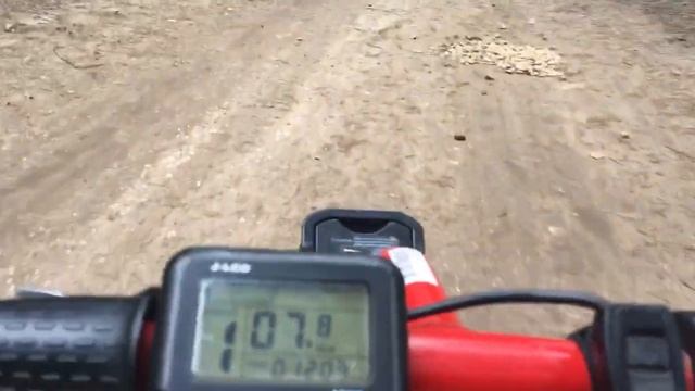 UNA - электропривод для кресел-колясок. Лесная грунтовая дорога, песок и гравий. смотреть онлайн