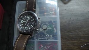 Заряжаем аккумулятор от часов MT920 Panasonic