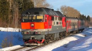 ТЭП70-0427 с пригородным поездом Предтурье — Алапаевск