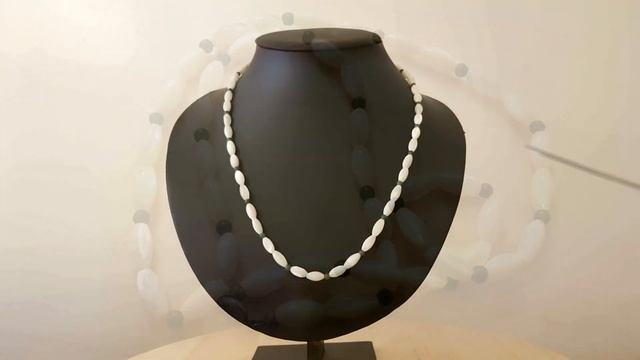 # 52. Перламутр. Винтажные украшения и предметы для украшения стола. Бусы - баламуты!