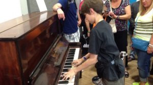 13 year old plays Lady Madonna in Abbey Road Studio 2 - on Beatles original Lady Madonna piano