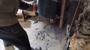 Экономь деньги. Колосниковая печь. Сжигаем пеллету из отходов подсолнечника в обычной топке.