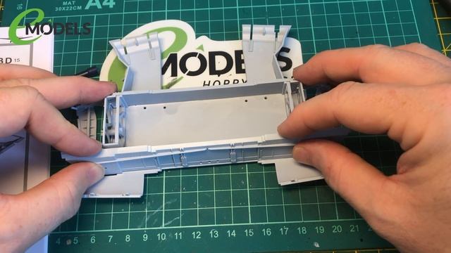 Airfix 1/24 Grumman F6F-5 Hellcat ( #19004 ) Part 4: Wing Frame & Weapons смотреть онлайн