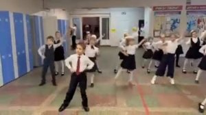 Флешмоб первоклассников на День учителя