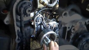 Как снять маховик без съёмника!!!без молотка ,зубилы ,лома итд