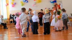д/с младшая группа танец "стирка"