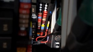 Установка видеорегистратора Xiaomi в блок предохранителей