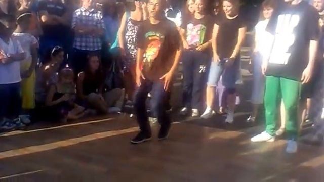 Уличный батл по брейк-дансу! смотреть онлайн