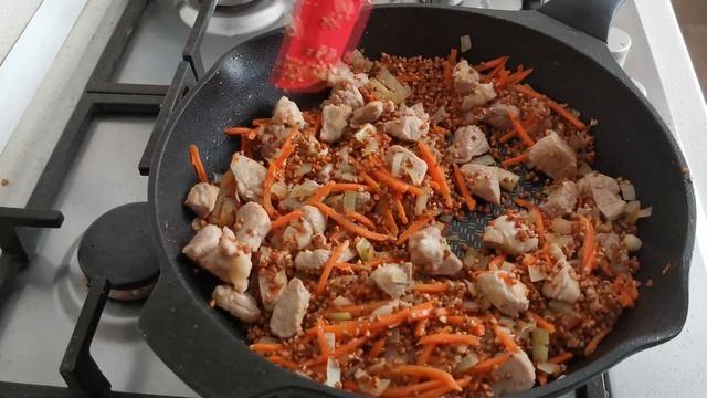 ЗАКУПИЛИ ГРЕЧКУ НА КАРАНТИН? ТЕПЕРЬ БУДЕМ ГОТОВИТЬ. Гречка По-Купечески Как приготовить гречку смотреть онлайн