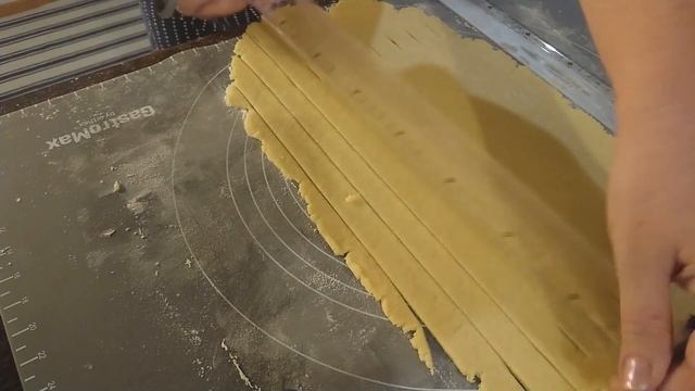 А вы пекли уже такой вишнёвый пирог без дрожжей? Простой рецепт пирога с творожно-вишнёвой начинкой смотреть онлайн