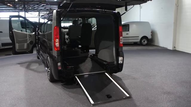 Opel Vivaro 2.5 CDti 107 KW ROLSTOELVERVOER Airco BPM VRIJ Derks Autobedrijf смотреть онлайн