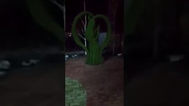 Бахмут Артемовск. Шикарная аллея на набережной. смотреть онлайн