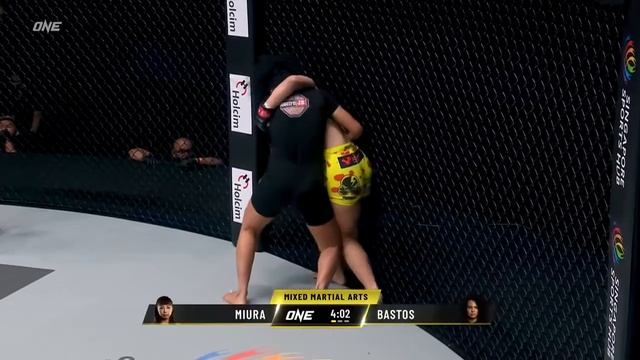 MMA (Feminino): Ayaka Miura x Rayane Bastos | Extreme Fighting смотреть онлайн