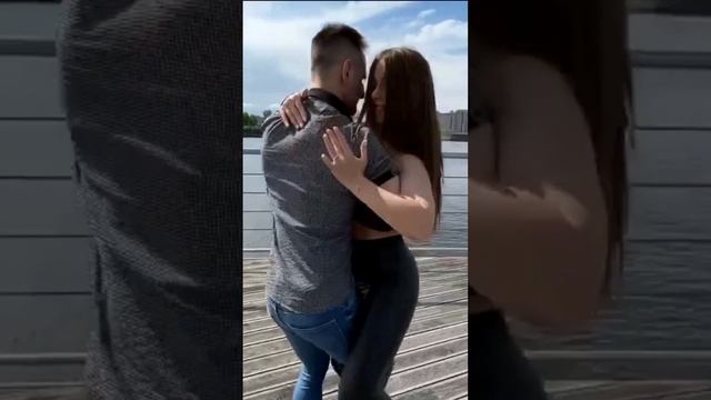 Бачата / Bachata / Mario Fresh & Andra - Brate Straine / Improvisation смотреть онлайн