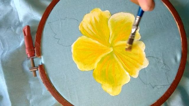 How to paint Hibiscus flower in fabric colors for beginners 🙆🌺🌺 смотреть онлайн