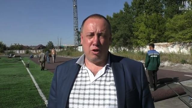 НБЛ Бийск На стадионе "Прогресс" начали укладку резинового покрытия на беговых дорожках