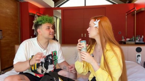 Учусь ИГРАТЬ на УКУЛЕЛЕ по ВИДЕОУРОКАМ 🏝 (Влог с Тайланда)