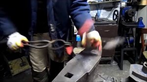 Ковка листика из уголка 2