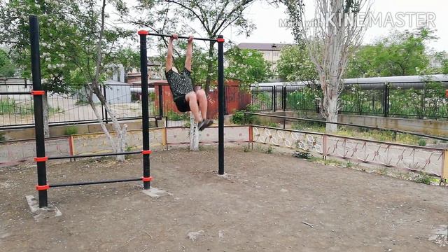 Как научится ЗАМОК на турнике. смотреть онлайн