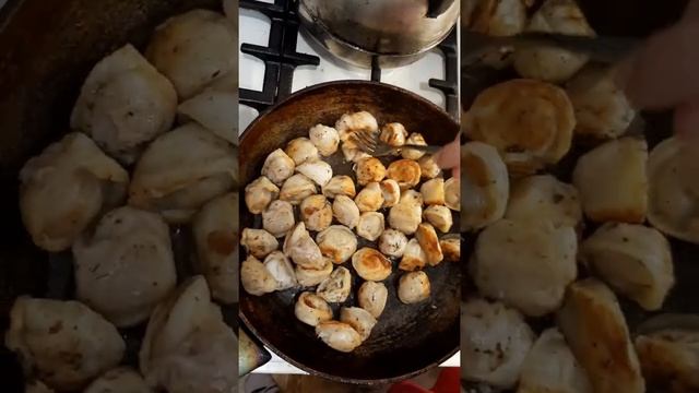 ??? Любите пельмени? А такое пробовали? Новый способ приготовить сочные вкуснейшие пельмени. смотреть онлайн