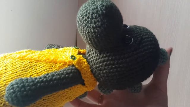 6 вязаных динозавров и один крокодил. Обзор готовых работ смотреть онлайн