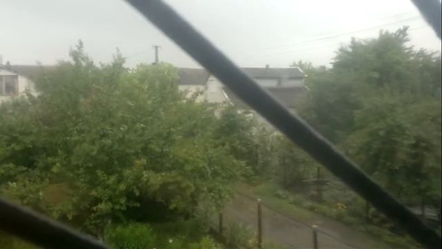 На даче ливень.mp4 смотреть онлайн